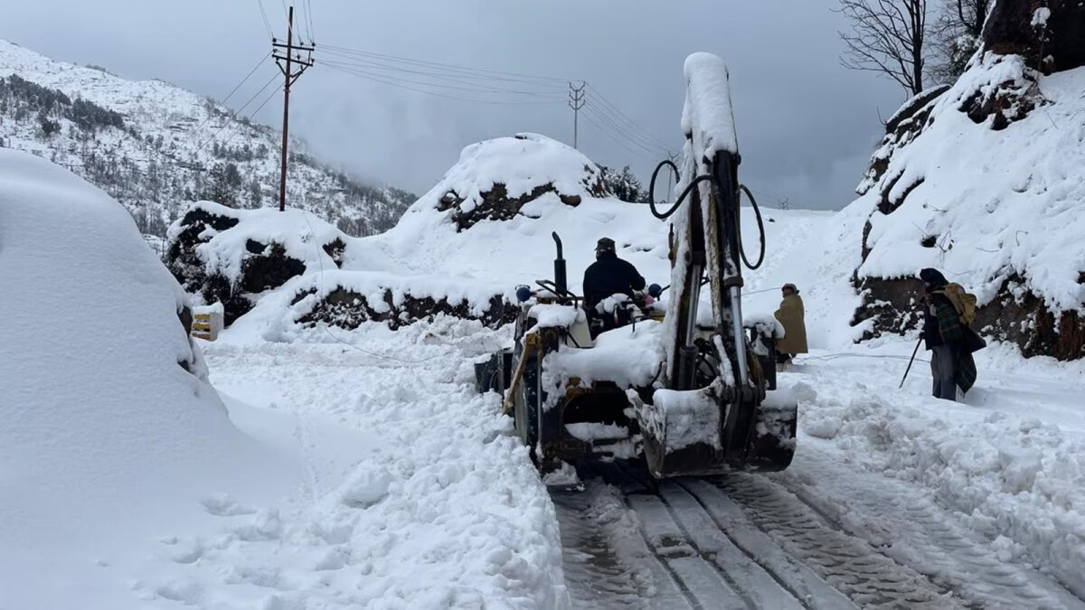 Border Roads Organisation Restores Road, Conducts High-Altitude Rescue at Chatergala Pass, J&K