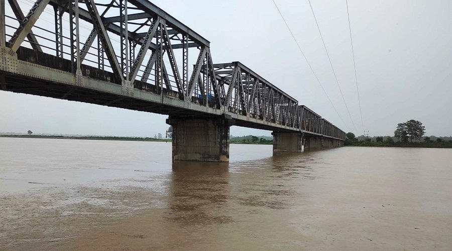 Suav Tributary of Rapti River
