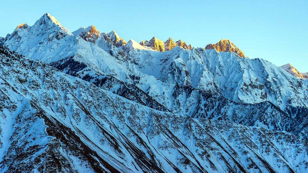 Alaknanda Basin Hanging Glaciers