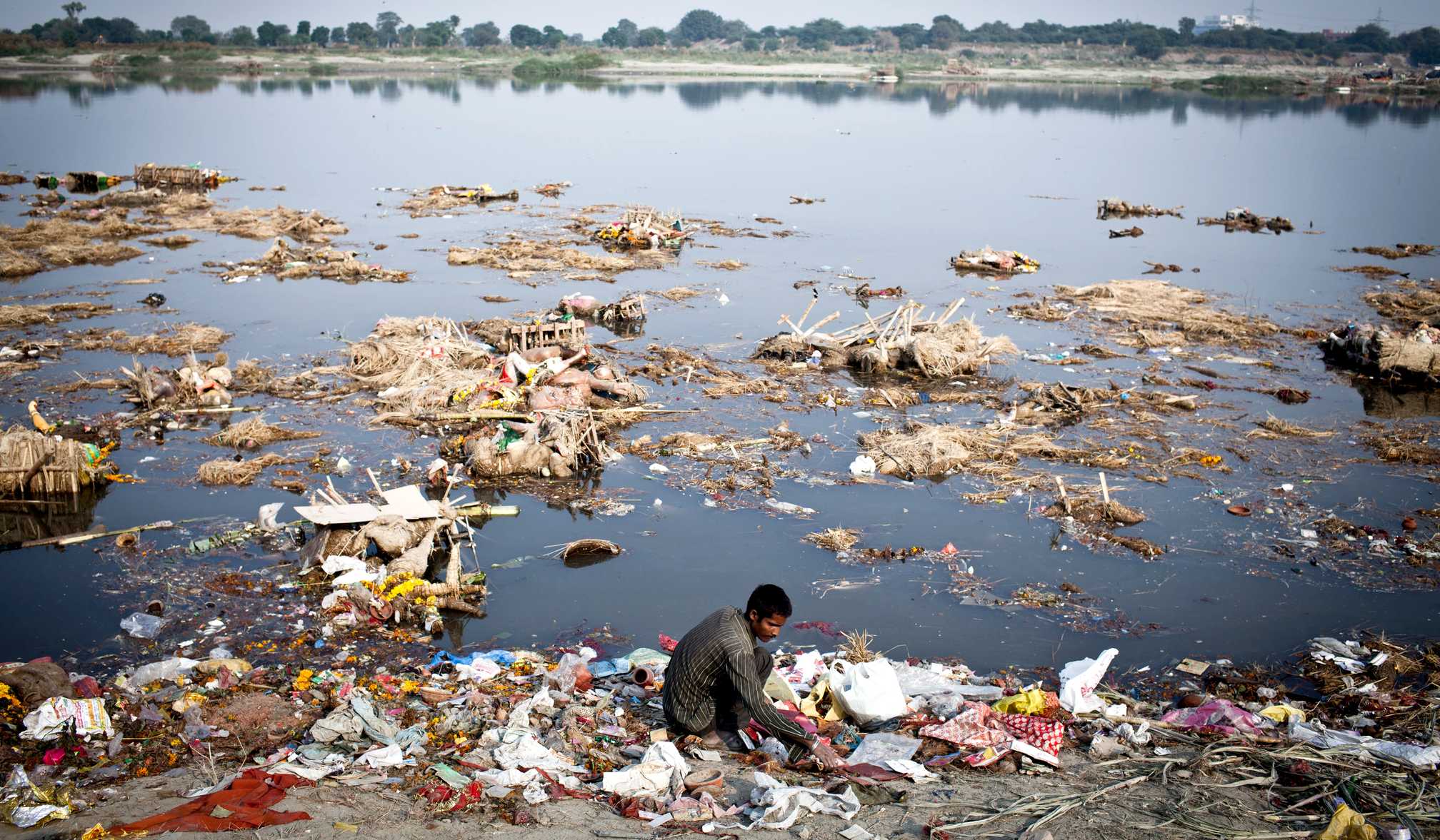 Supreme Court Sets Up Union Home Secretary-Led Committee for Yamuna Clean-Up Plan