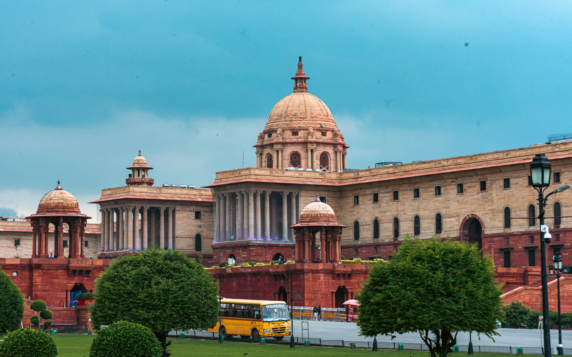 SC Upholds Hanging as Death Penalty Method Under Article 21