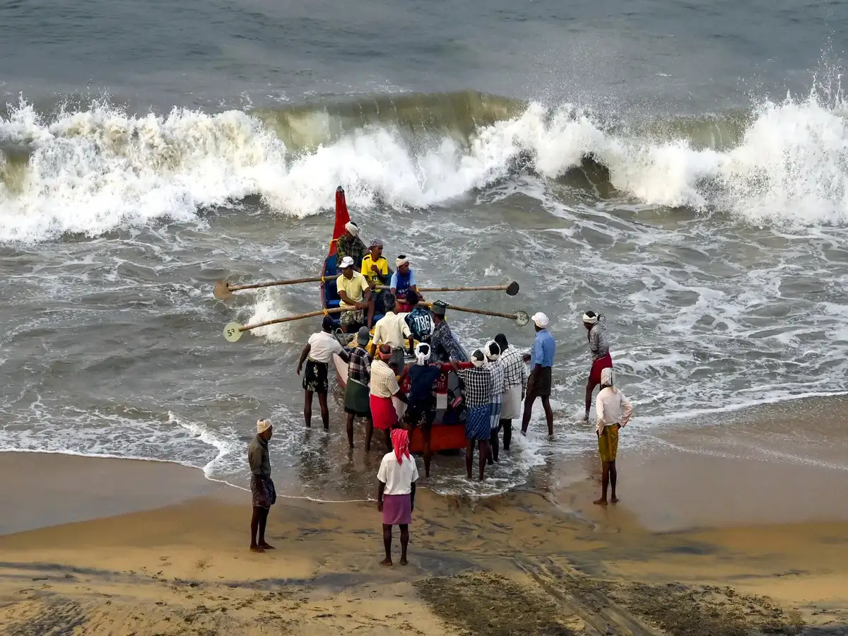 Supreme Court Limits Purse Seine Nets to EEZ Beyond 12 Nautical Miles